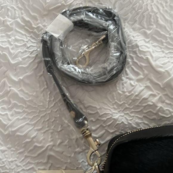 NWT UGG Crossbody Bag - Picture 6 of 12